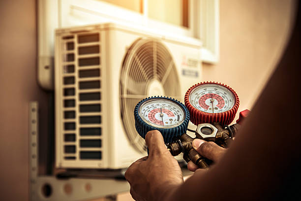Professional Hvac Installation technician working in Azusa, CA